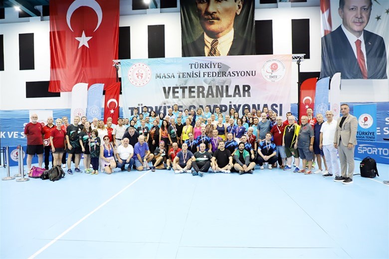 Masa Tenisi Veteranlar Türkiye Şampiyonası ilk kez Samsun’da düzenlendi