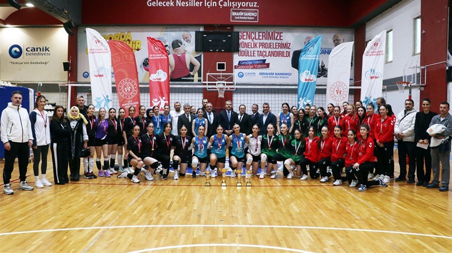 Genç Kızlar Voleybol Genç A İl Birinciliği sona erdi
