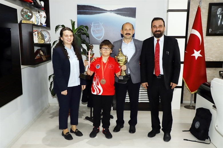 Avrupa üçüncüsü sporcumuzdan İl Müdürümüz Feyzullah Dereci’ye ziyaret